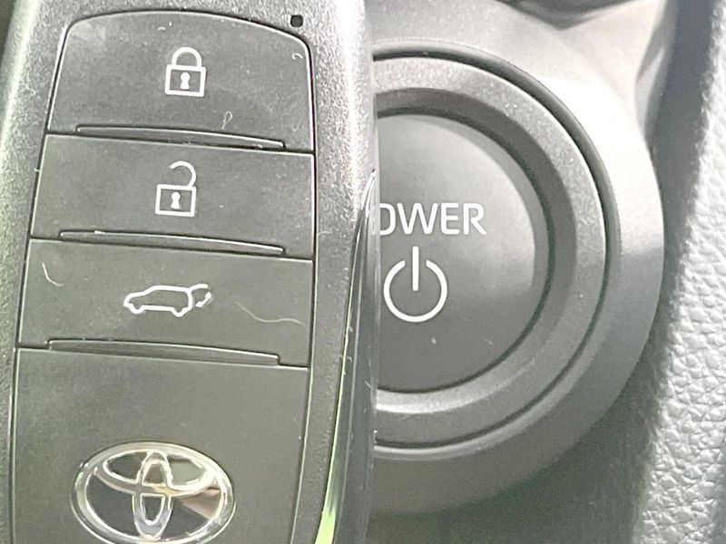 2023 Toyota Prius 6AA-MXWH60 (UW-6a48aa6f177d2)[4]