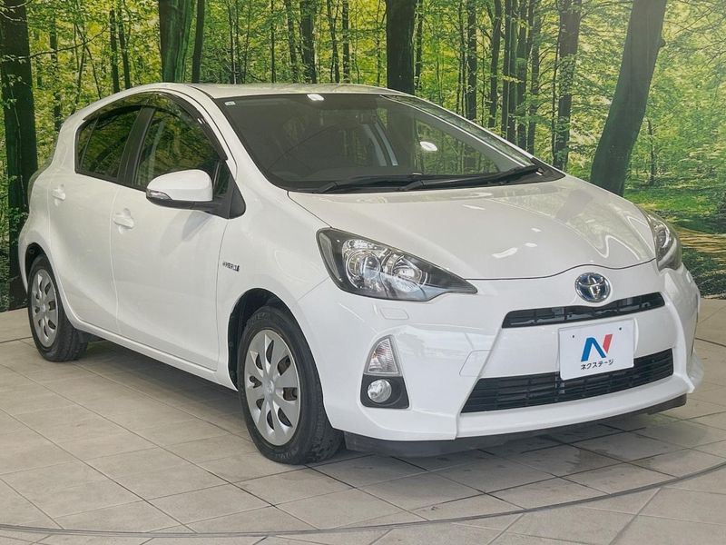2013 Toyota Aqua DAA-NHP10 (UW-6a48aa8d75c62)[20]