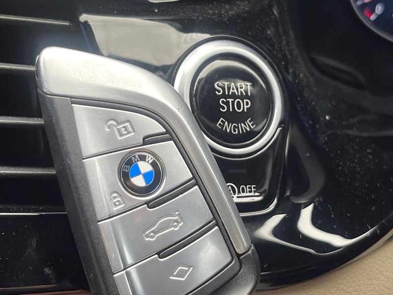 2019 BMW 5 Series DBA-JL10 (UW-6a48ab2f9fbbe)[17]