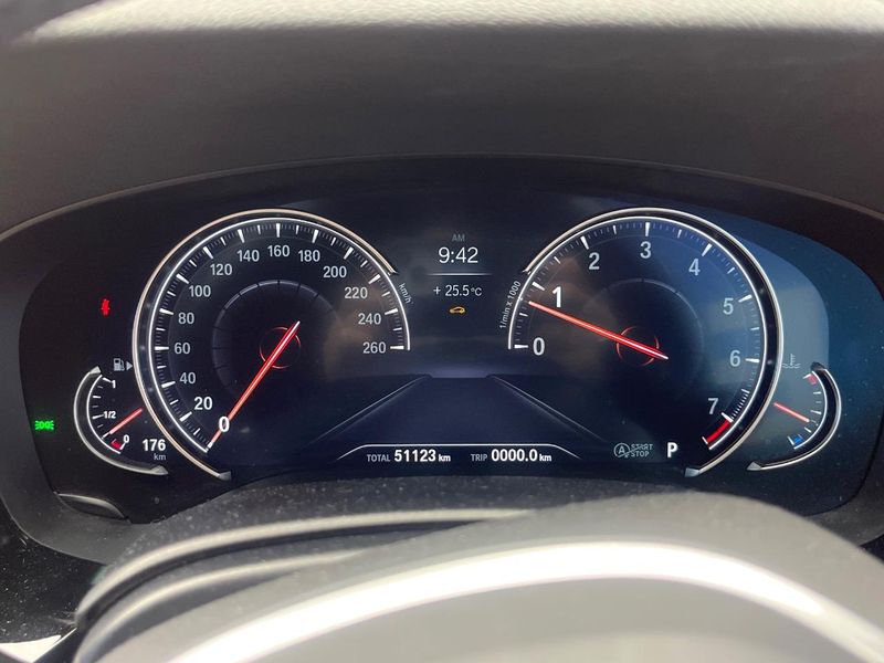 2019 BMW 5 Series DBA-JL10 (UW-6a48ab2f9fbbe)[14]