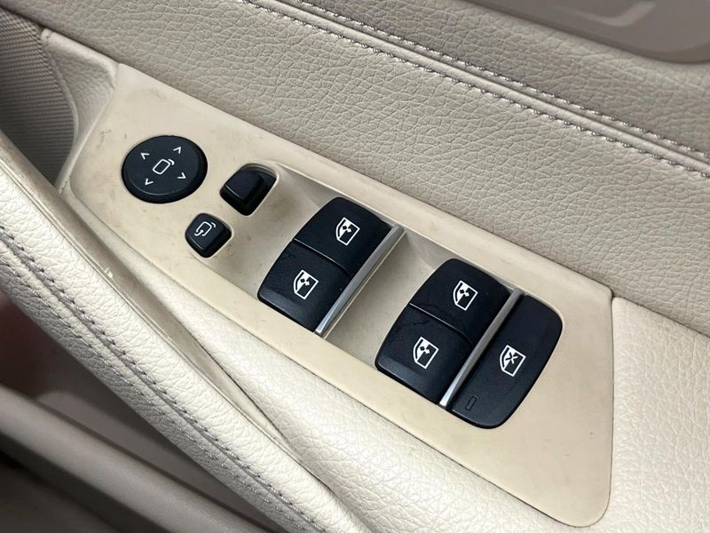 2019 BMW 5 Series DBA-JL10 (UW-6a48ab2f9fbbe)[5]