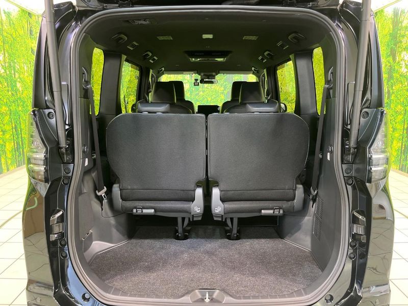 2023 Toyota Voxy 6AA-ZWR90W (UW-6a48abb4055e6)[25]