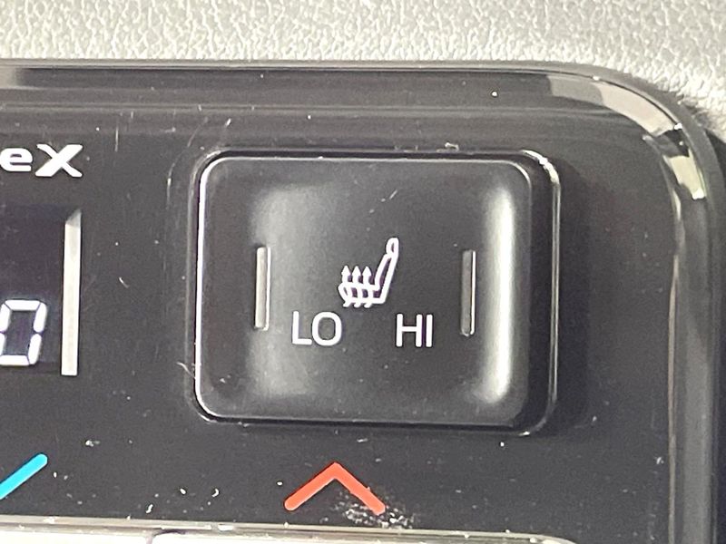 2023 Toyota Noah 6AA-ZWR90W (UW-6a48abb65c2ba)[21]
