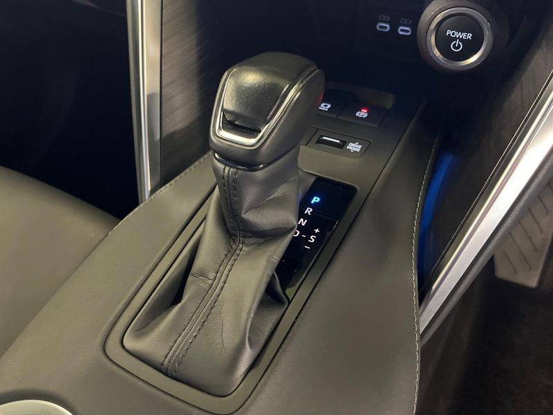 2024 Toyota Harrier Hybrid 6AA-AXUH80 (UW-6a49c9c40fc7f)[6]