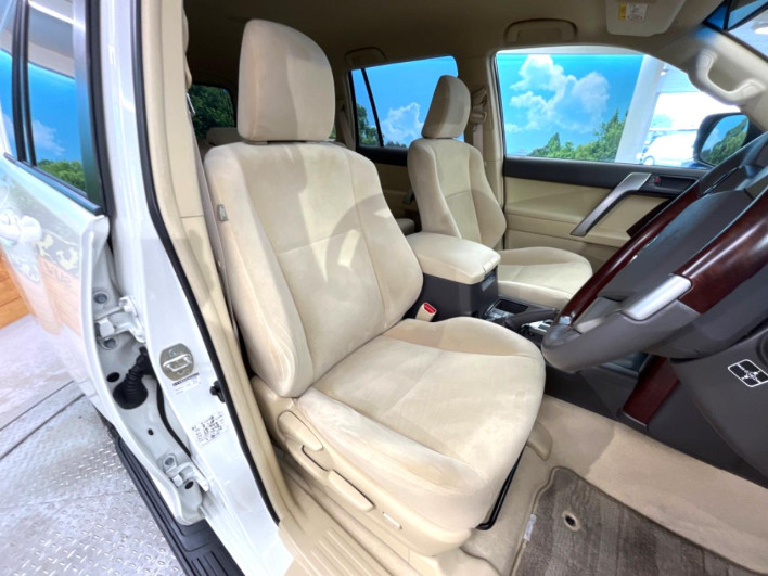2016 Toyota Land Cruiser Prado LDA-GDJ150W (UW-6a49ca4e6c46c)[29]