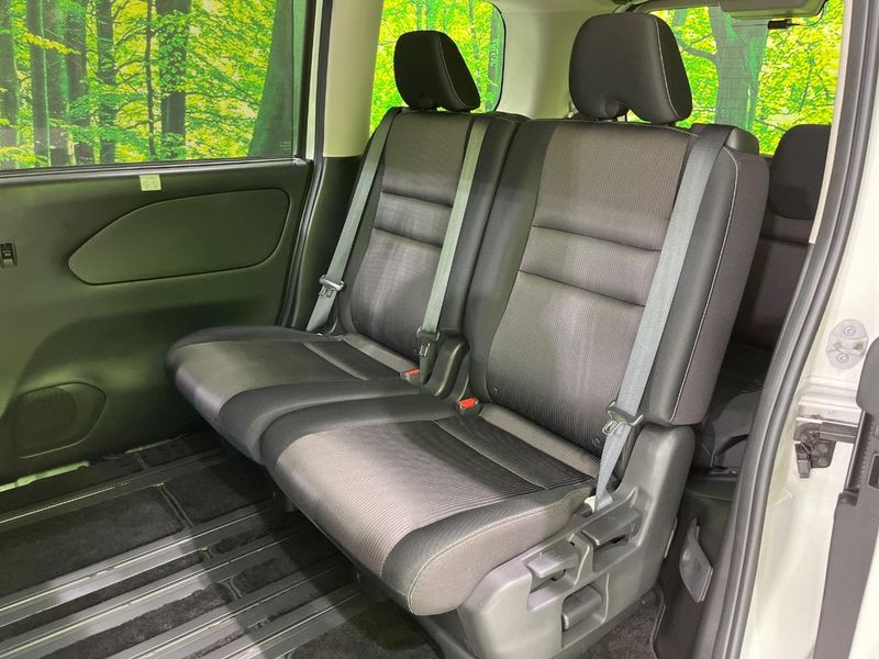 2017 Nissan Serena DAA-GFC27 (UW-6a49ca57e3028)[11]