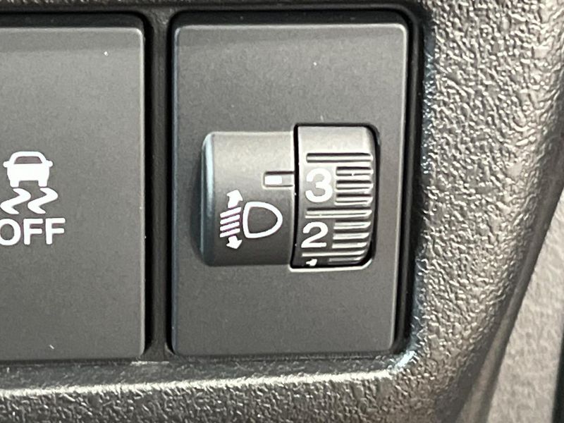 2023 Honda N-BOX CUSTOM 6BA-JF5 (UW-6a49cafd9f706)[26]