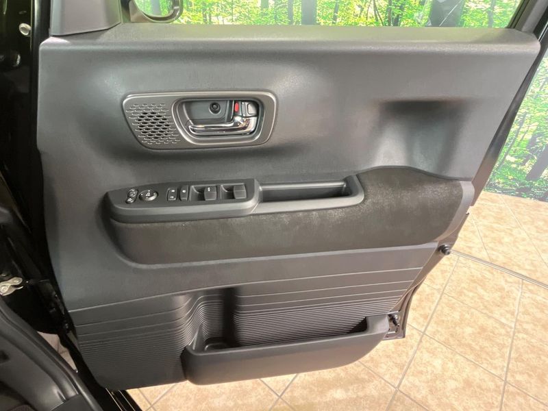 2023 Honda N-BOX CUSTOM 6BA-JF5 (UW-6a49cafd9f706)[28]