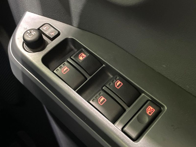 2018 Toyota Pixis Mega DBA-LA700A (UW-6a49cb62c485a)[28]