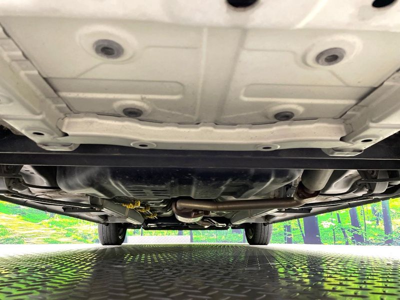 2018 Toyota Pixis Mega DBA-LA700A (UW-6a49cb62c485a)[8]