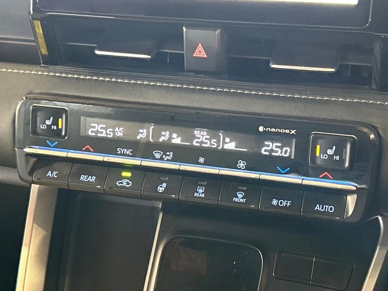 2023 Toyota Noah 6BA-MZRA90W (UW-6a49cc3011b6c)[16]