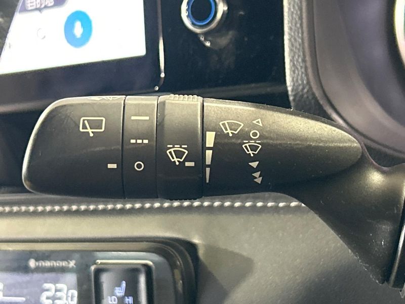 2023 Toyota Noah 6BA-MZRA90W (UW-6a49cc3011b6c)[10]