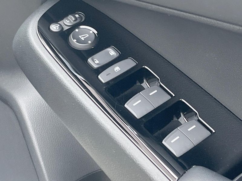 2021 Honda Vezel 6AA-RV5 (UW-6a49cc72f3cd0)[23]