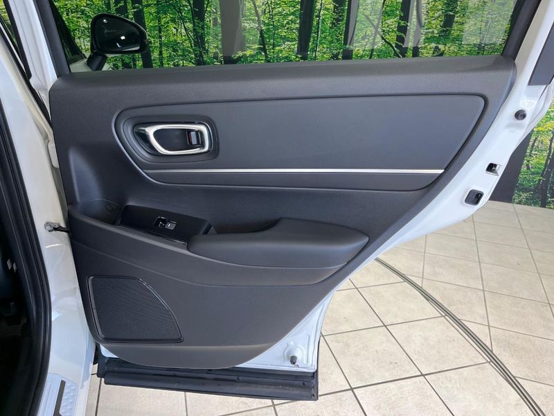 2022 Honda Vezel 6AA-RV5 (UW-6a49cc753143b)[15]