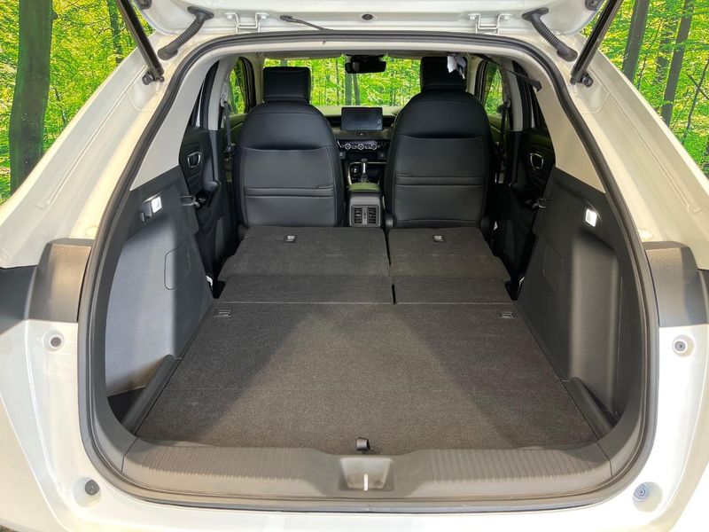 2022 Honda Vezel 6AA-RV5 (UW-6a49cc753143b)[28]
