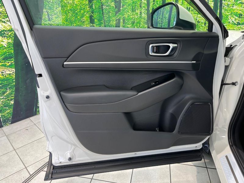 2022 Honda Vezel 6AA-RV5 (UW-6a49cc753143b)[13]
