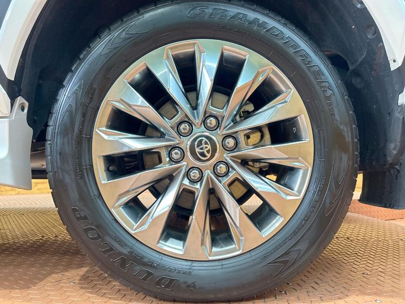 2025 Toyota Land Cruiser 3BA-VJA300W (UW-6a49ccb5b8398)[8]