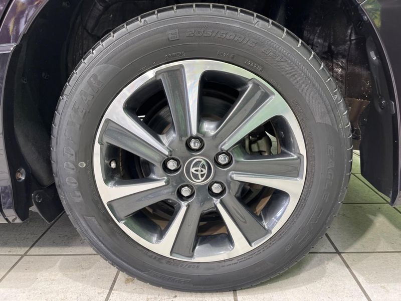 2017 Toyota Voxy DBA-ZRR80W (UW-6a49ccf61ea5a)[19]