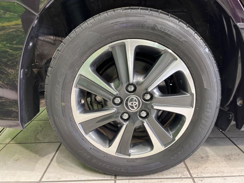 2017 Toyota Voxy DBA-ZRR80W (UW-6a49ccf61ea5a)[21]
