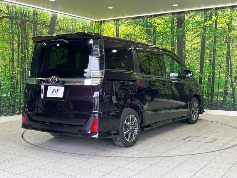 2017 Toyota Voxy DBA-ZRR80W (UW-6a49ccf61ea5a)[8]