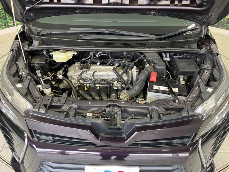 2017 Toyota Voxy DBA-ZRR80W (UW-6a49ccf61ea5a)[16]