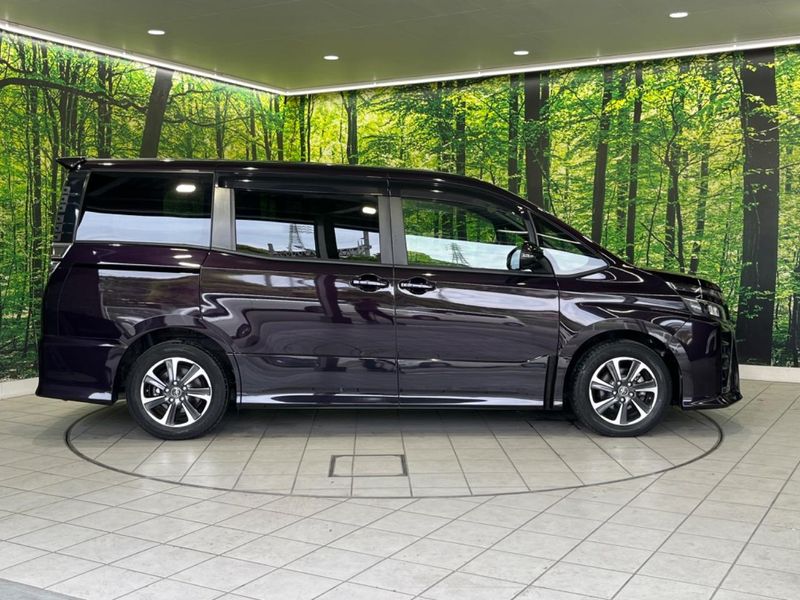 2017 Toyota Voxy DBA-ZRR80W (UW-6a49ccf61ea5a)[7]