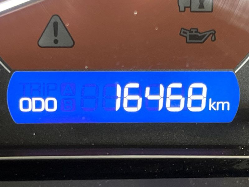 2018 Toyota Esquire DBA-ZRR80G (UW-6a49ccf9a94ac)[2]