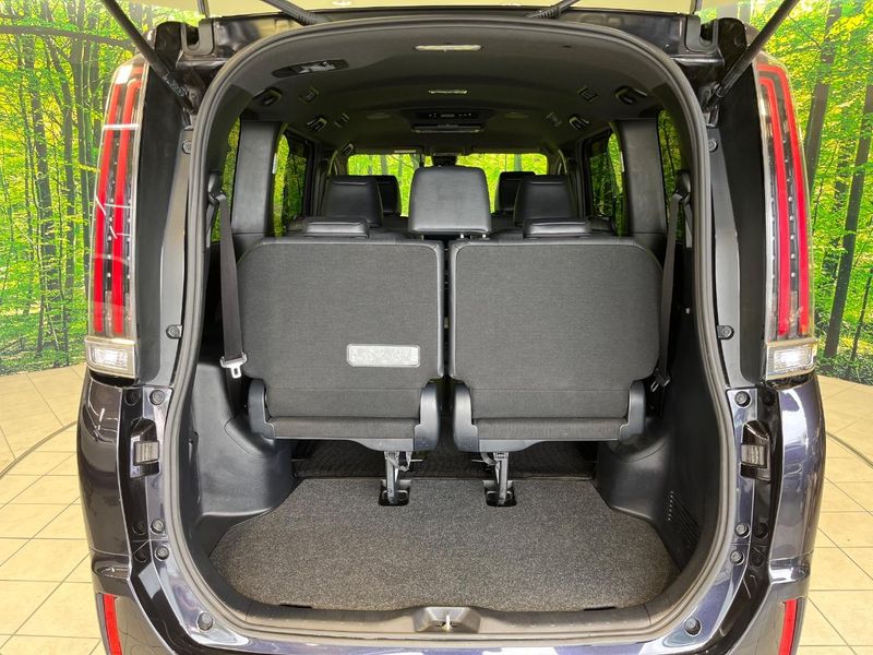 2018 Toyota Esquire DBA-ZRR80G (UW-6a49ccf9a94ac)[22]