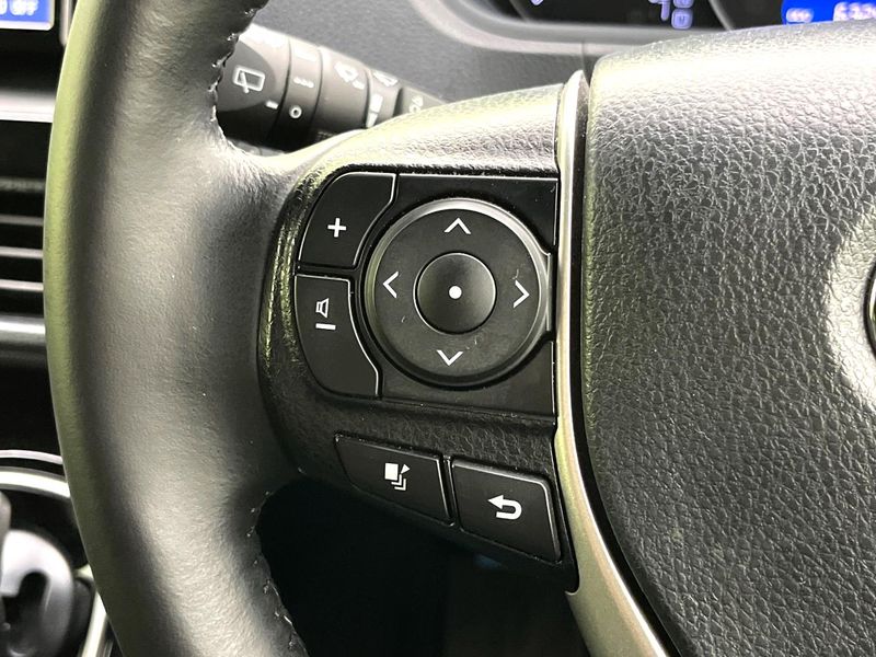 2020 Toyota Voxy DAA-ZWR80W (UW-6a49cd2d50db7)[13]