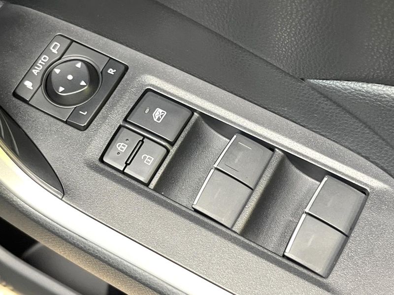 2023 Toyota RAV4 6AA-AXAH52 (UW-6a4b1b2581b25)[16]