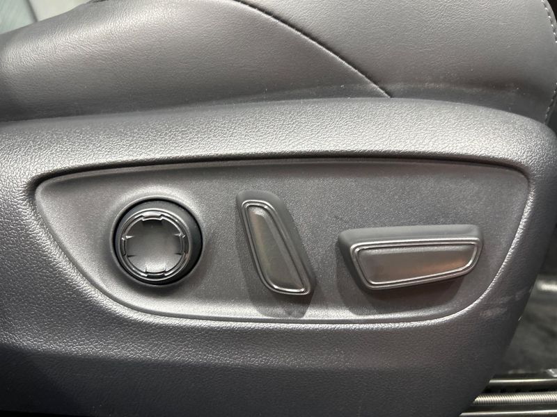 2023 Toyota Harrier Hybrid 6AA-AXUH80 (UW-6a4b1b33793c7)[25]