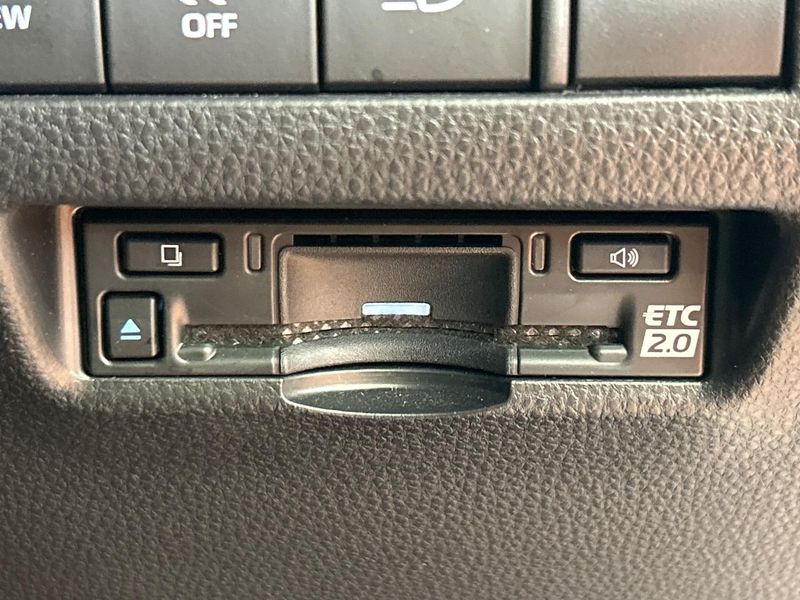 2023 Toyota Harrier Hybrid 6AA-AXUH80 (UW-6a4b1b33793c7)[6]