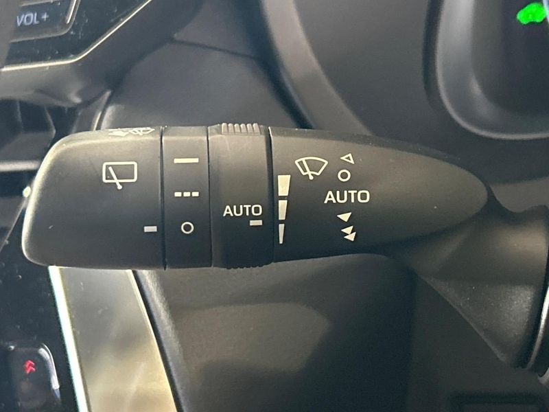 2023 Toyota Harrier Hybrid 6AA-AXUH80 (UW-6a4b1b33793c7)[8]