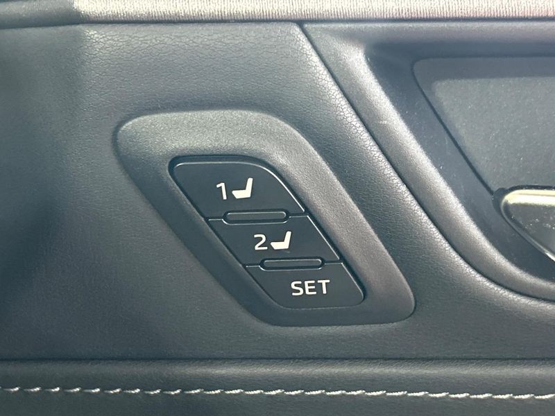2023 Toyota Harrier Hybrid 6AA-AXUH80 (UW-6a4b1b33793c7)[24]