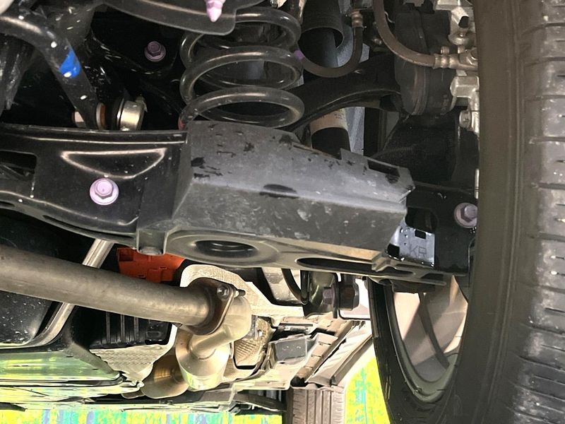 2024 Toyota Harrier Hybrid 6AA-AXUH80 (UW-6a4b1b380fa5f)[13]