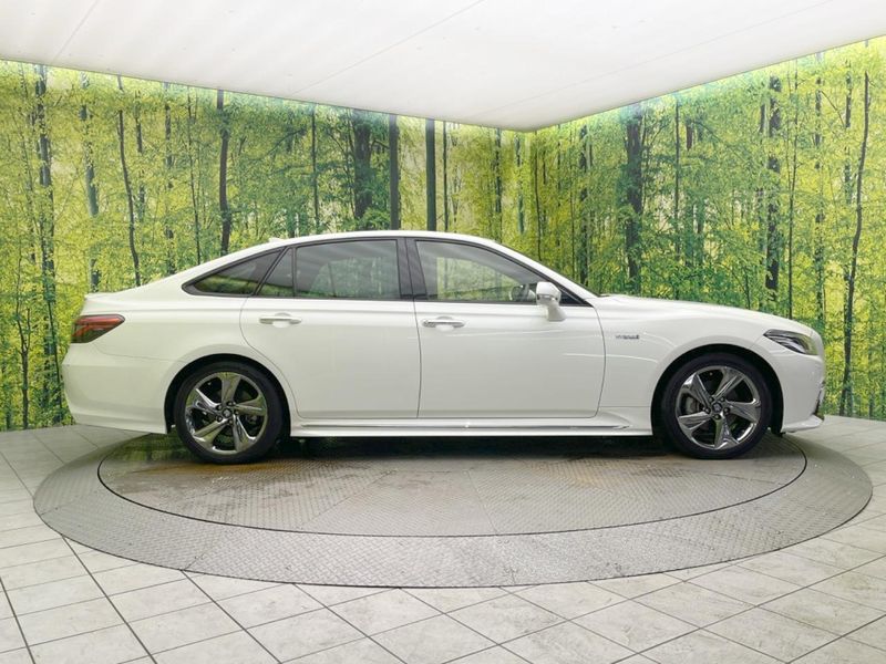 2019 Toyota Crown Hybrid 6AA-AZSH20 (UW-6a4b1b42bf4bc)[10]