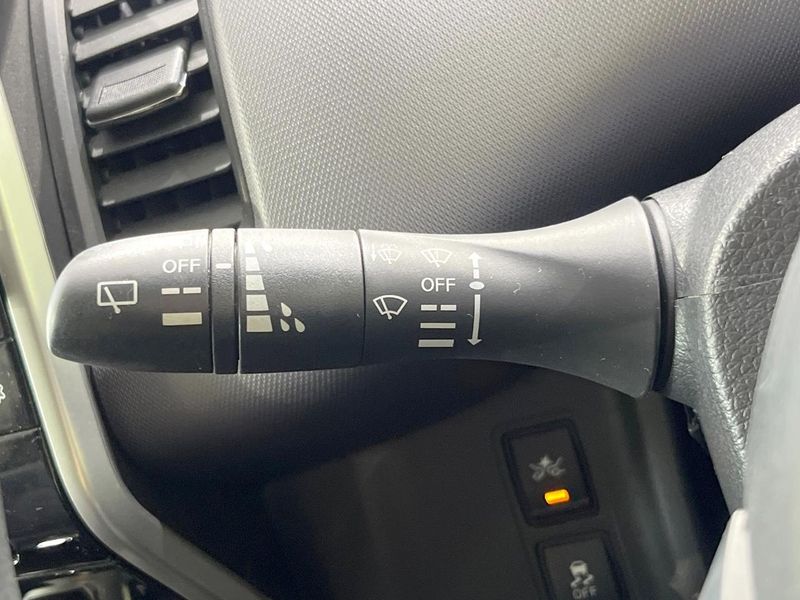 2017 Nissan Serena DAA-GC27 (UW-6a4b1bb6dec24)[22]