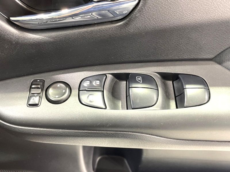 2018 Nissan Serena DAA-HFC27 (UW-6a4b1c0c750c1)[22]