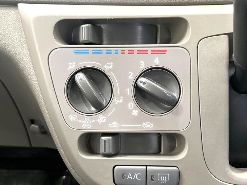 2016 Daihatsu Mira e:S DBA-LA300S (UW-6a4b1ca775b49)[18]