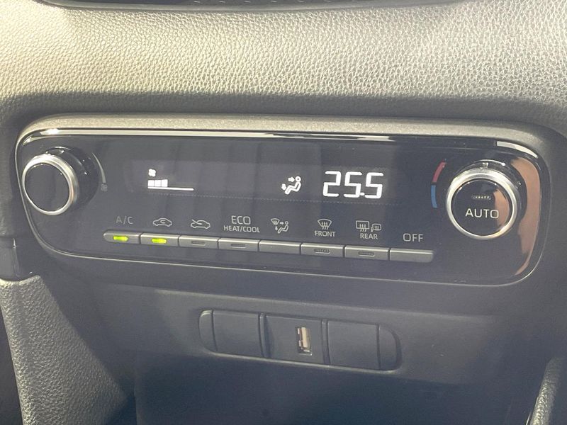 2020 Toyota Yaris 6AA-MXPH10 (UW-6a4b1d66e9520)[25]