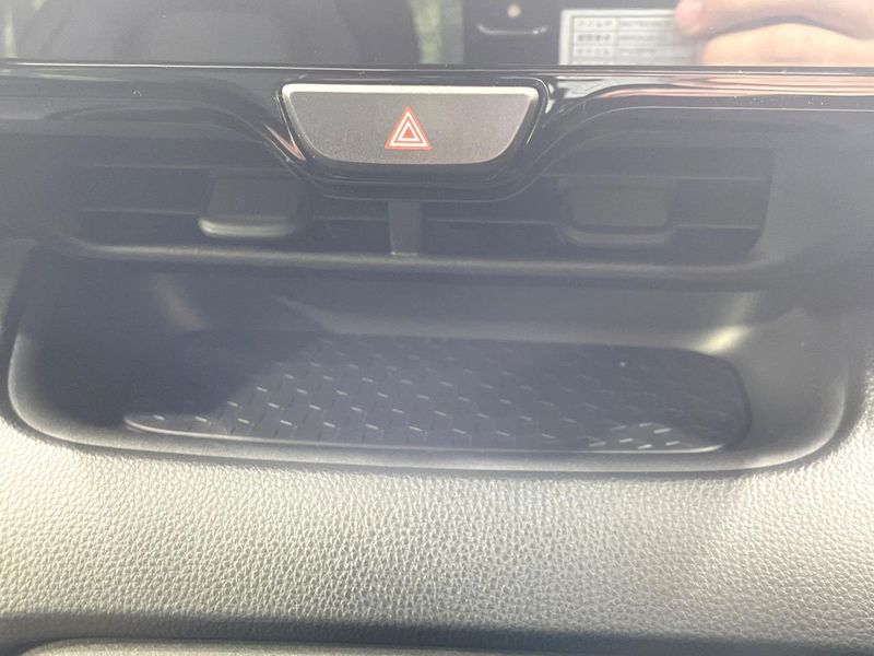 2020 Toyota Yaris 6AA-MXPH10 (UW-6a4b1d66e9520)[15]