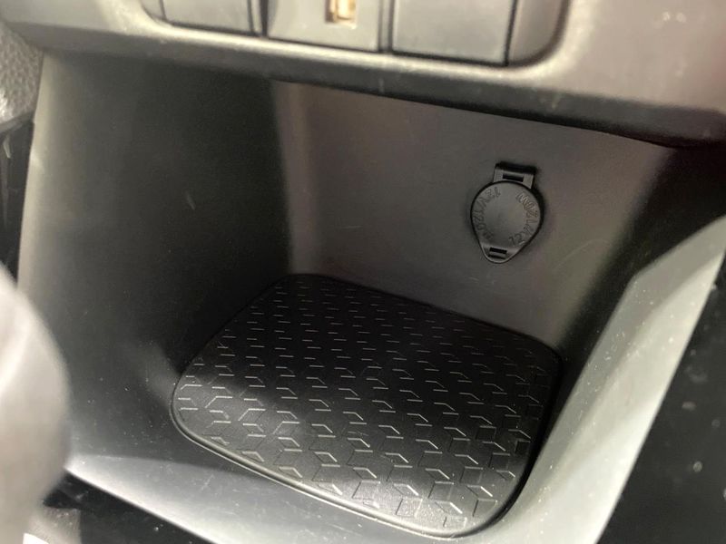 2020 Toyota Yaris 6AA-MXPH10 (UW-6a4b1d66e9520)[19]