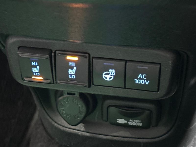 2022 Toyota Sienta 6AA-MXPL10G (UW-6a4b1d7abc694)[17]