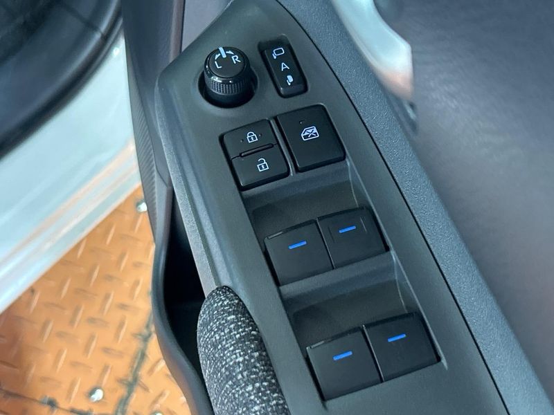 2022 Toyota Sienta 6AA-MXPL10G (UW-6a4b1d7abc694)[4]