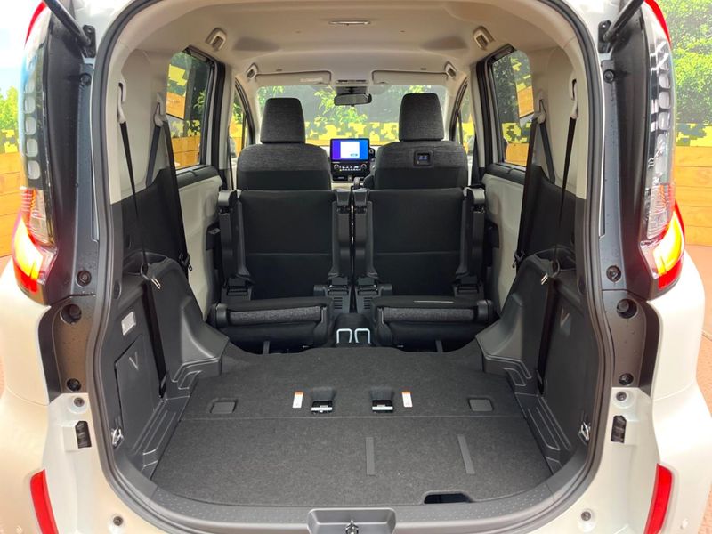 2026 Toyota Sienta 6AA-MXPL10G (UW-6a4b1d81d6af3)[28]