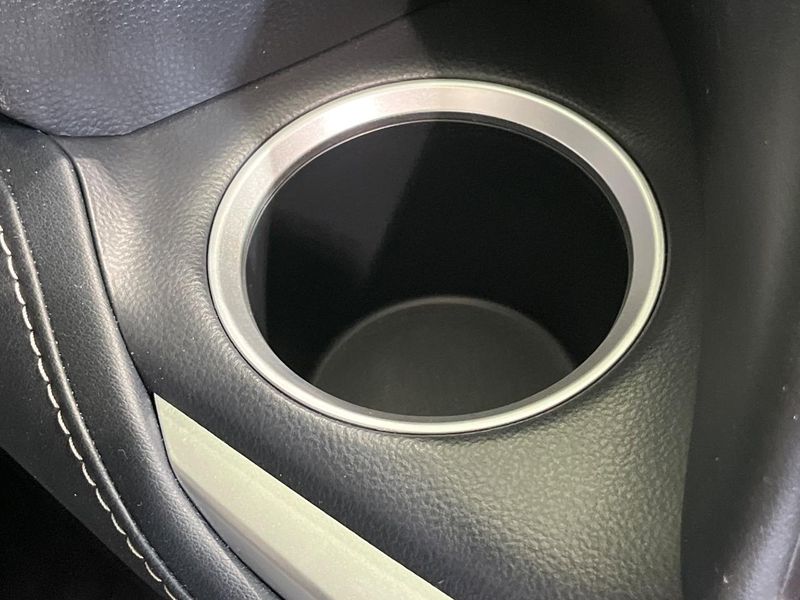 2022 Toyota Noah 6BA-MZRA90W (UW-6a4b1d992f1d8)[24]