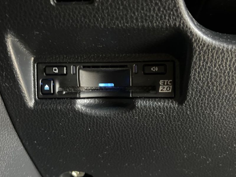 2022 Toyota Noah 6BA-MZRA90W (UW-6a4b1d992f1d8)[23]