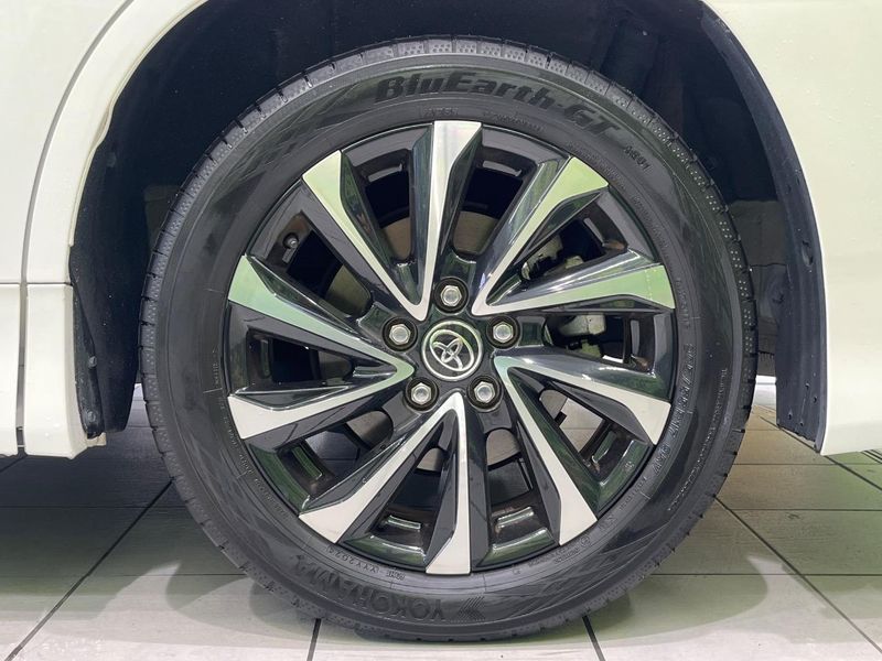 2022 Toyota Noah 6BA-MZRA90W (UW-6a4b1d992f1d8)[13]