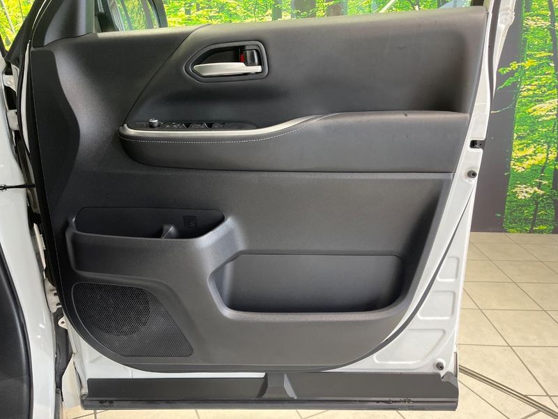 2022 Toyota Noah 6BA-MZRA90W (UW-6a4b1d992f1d8)[15]