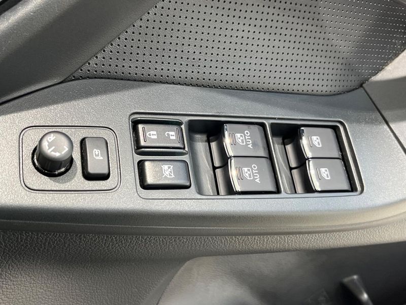 2017 Subaru Forester DBA-SJ5 (UW-6a4b1e03ce58c)[18]